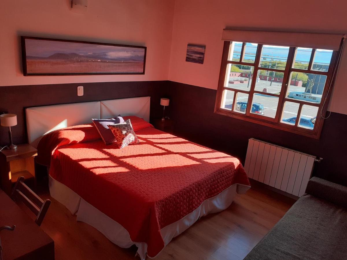 Las Avutardas Hosteria El Calafate Bagian luar foto